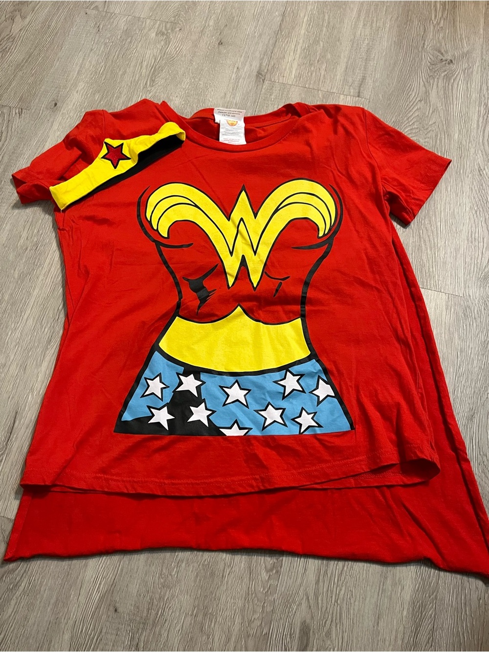 Rubie's Red Short-Sleeve Wonder Woman-Inspired Graphic Tee with Cape & Headband